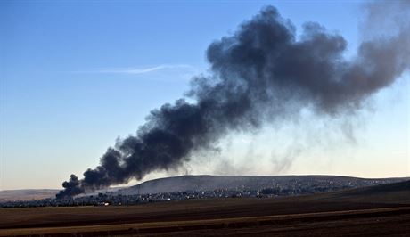 Pozice islamist v Kobani po zásahu spojeneckých letadel.