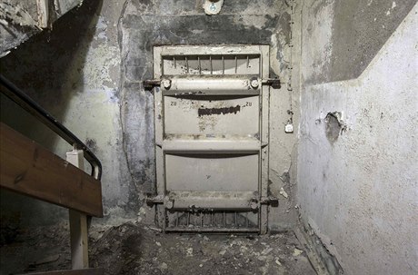 Dveře do Honeckerova bunkru.