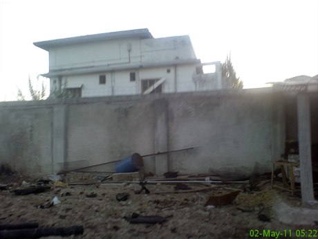 Fotografie z místa útoku na obydlí bin Ládina v Abbottábádu.