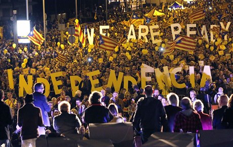 Jsme pipraveni na nezávislost, hlásají Katalánci na shromádní ped...