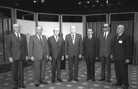 Gustáv Husak, Todor ivkov, Erich Honecker, Michail Gorbaov, Nicolae...