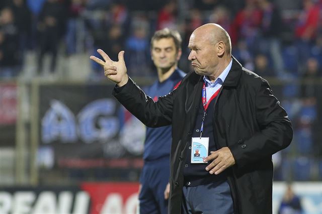 Trenér Miroslav Koubek.