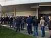 U pokladen pražské O2 areny byl 4. listopadu ráno zahájen prodej denních...