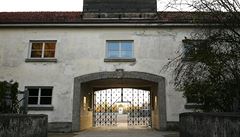 Z koncentranho tbora Dachau nkdo ukradl dvee hlavn brny