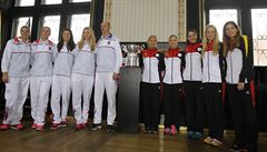 �eský a n�mecký fedcupový tým na Starom�stské radnici.