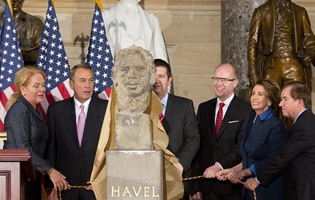 Slavnostn odhalen busty Vclava Havla, kter se jako teprve tvrt evropsk...