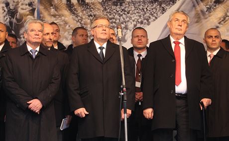 Prezidenti Joachim Gauck (Nmecko), Bronisaw Komorowski (Polsko) a Milo Zeman.