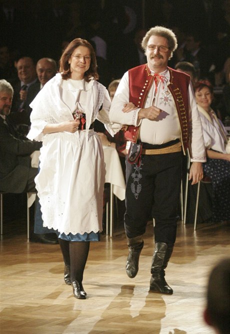 Zdenk Penica s Miloslavou Nmcovou na plese sdruení FOS v roce 2005 ve áru...