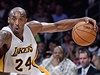 5. Kobe Bryant - americký basketbalista, Los Angeles Lakers. Celkový píjem za...