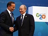 Australský premiér Abbott si tese rukou s ruským prezidentem Putinem  na...
