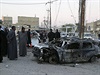 Bombový útok v Bagdádu z 9. listopadu, pi nm zemelo 12 lidí. Bomby v autech...