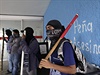 Maskovan demonstranti v mexickm Acapulcu.