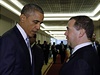 Dmitrij Medvedv (vpravo) a Barack Obama.