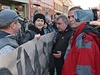 Lidé v Krnov protestují proti prezidentu Zemanovi