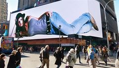 Na Times Square se rozsvítil největší reklamní panel na světě