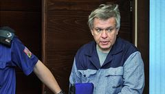 U Krajského soudu v Liberci zaal 12. listopadu soud s lékaem Jaroslavem...