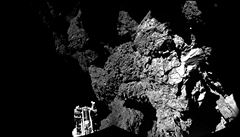 Modul Philae dosedl na jádro komety, poslal první snímky