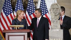 Dagmar Havlov� a John Boehner b�hem slavnostn� ceremonie