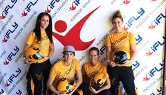 Hurricane Factory Chicks. Zleva: �aneta Vojtáková, Jitka Vycpálková, Eva...