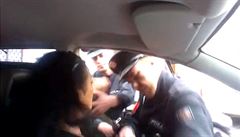 Policie obhajuje svj zkrok ped Hradem. ena si kolaps vymyslela