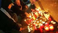 V Karlových Varech vzpomínají lidé na listopad 1989 zapalováním svíek u...