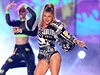 Fergie bhem vystoupení na pedávání cen American Music Awards