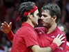Finále tenisového Davisova poháru Francie - výcarsko: Federer (vlevo) a...