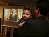 Christian Ramirez ze strany Aliance pro San Diego sleduje Obamv projev ohledn...