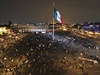 Protivládní demonstrace v Mexiku: Demonstranti se scházejí na námstí Zocalo.