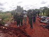 Keňské bezpečnostní složky obhlížejí místo masakru nedaleko Mandery