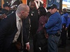 Policiste na Times Square zatýkají demonstranty, kteí se bouí proti rozsudku...
