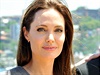 Angelina Jolie po konferenci v Sydney k novému filmu Nezlomní.