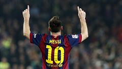 Lionel Messi slaví rekordní gól.