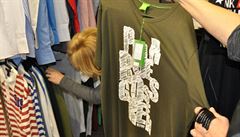 Zátah �OI: Inspekto�i odd�lují originály od pad�lk�. Originál� byla asi jen...