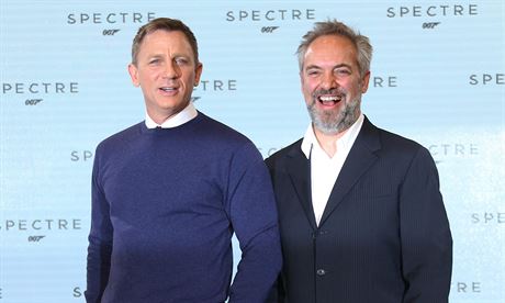 Pedstavitel Jamese Bonda Daniel Craig a reisér Sam Mendes.