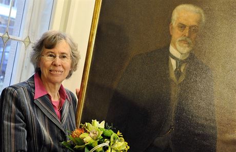 Portrét Gustava Bechera se vrátil 1. prosince do karlovarské Becherovy vily,...