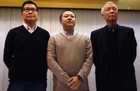 Zakladatel hnut Occupy Central: zleva Chan Kin-man, Benny Tai a Chu Yiu-ming.