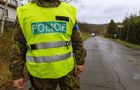 Policie ve Vrbticích, na míst výbuchu munice