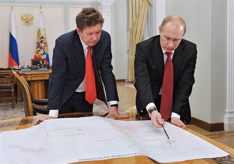 éf Gazpromu Alexej Miller potvrdil Putinova slova, kterého doprovázal na cest...