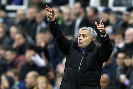 Rozladěný trenér Chelsea José Mourinho.