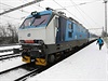Zamrzlý vlak ve stanici v Drahotuších.