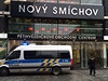 Policie vyklízí centrum Nový Smíchov