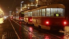 Tramvaje v Praze zkolabovaly. Kvůli nehodám i podezřelému zavazadlu