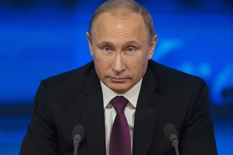 Vladimir Putin na své výroní tiskové konferenci.
