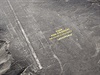 Aktivistická skupina Greenpeace burcuje nápisem na desce Nazca. Peruánská vláda...