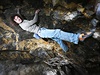 Nejlepí eský lezec Adam Ondra na boulderové stn.