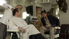Devereux (Mathieu Amalric) rychle rozklíuje, e Jimmyho (Benicio del Toro)...
