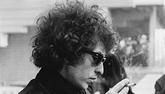 Stle zhadn Bob Dylan. Vychzej dv knihy o legendrnm hudebnkovi