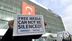 Zátah v tureckých médiích: Erdogan se už o reakci Západu nestará