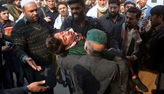 Při útoku na školu v Péšávaru zemřelo přes 100 lidí. K útoku se přihlásil...
